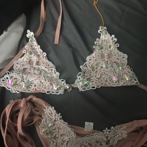 Never worn 2 piece bikini